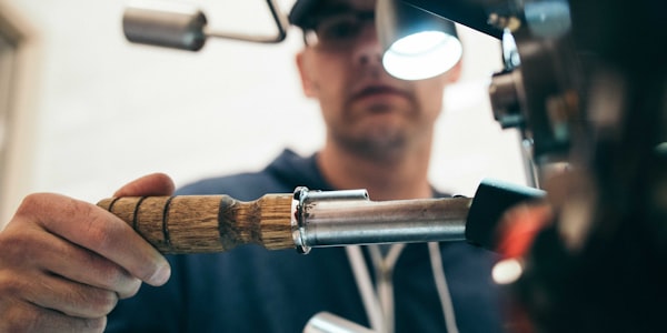 体育场馆内先进的LED大屏幕和照明设施